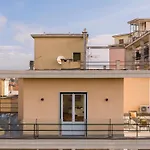 Testa Tra Le Nuvole - Attico Con Terrazza Panoramica In Centro Апартаменты *