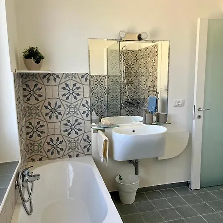 Testa Tra Le Nuvole Novi Ligure