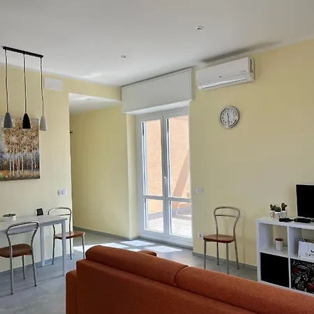 Testa Tra Le Nuvole - Attico Con Terrazza Panoramica In Centro Διαμέρισμα